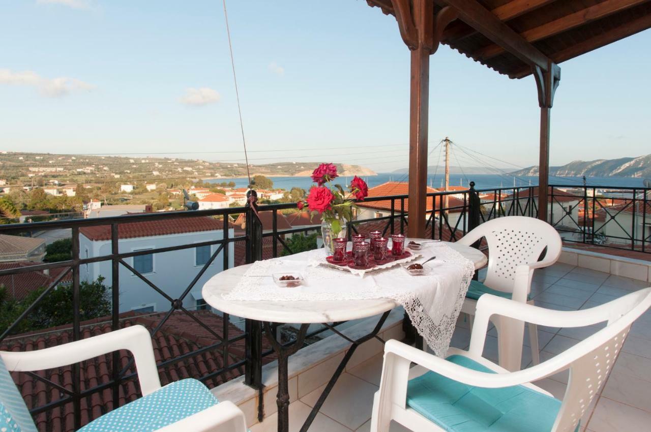 Апартаменти The House Of "Angelina", Magnificent View Of The Sea Метоні Екстер'єр фото